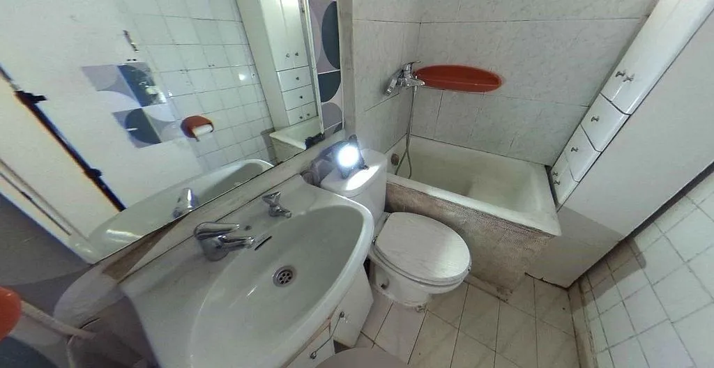 Bathrooms - Flat with Lift in Aluche, Madrid