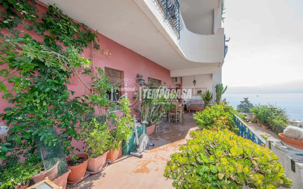 Terrasse - First Floor Flat with Sea View Terrace in Messina