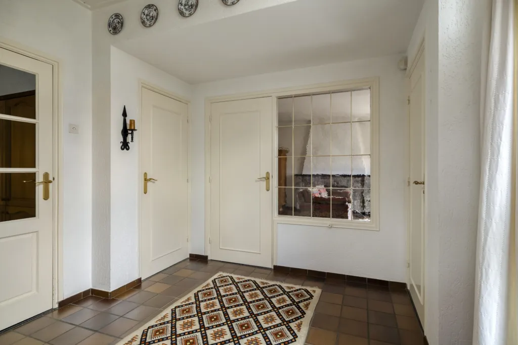 Esik - Free-Standing House with Garden in Breda