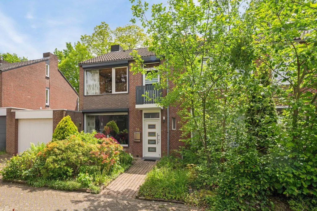 Exterior - Two-Storey House with Garden in Landgraaf