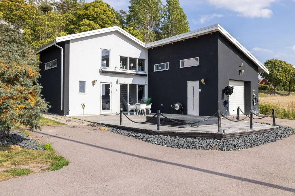 Välivaade - Architectural House with Mälaren View in Strängnäs