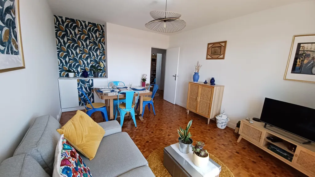 Elutuba - Renovated Flat with Balcony in Drancy Centre