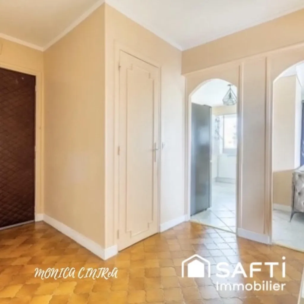 Ingresso - Spacious 5-Piece Flat with Garage in Longjumeau