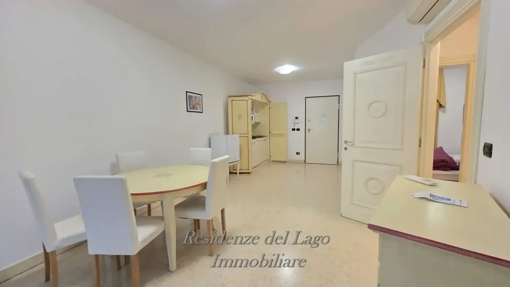 Söögituba - Triplex with Pool View in Sirmione