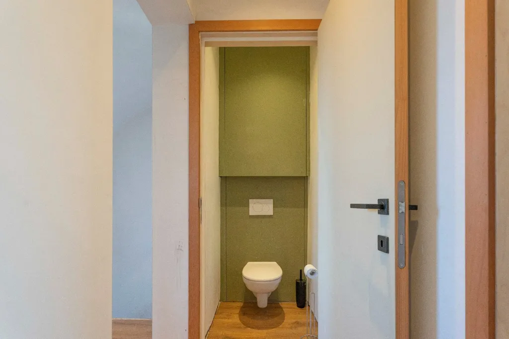 hallway_entrance