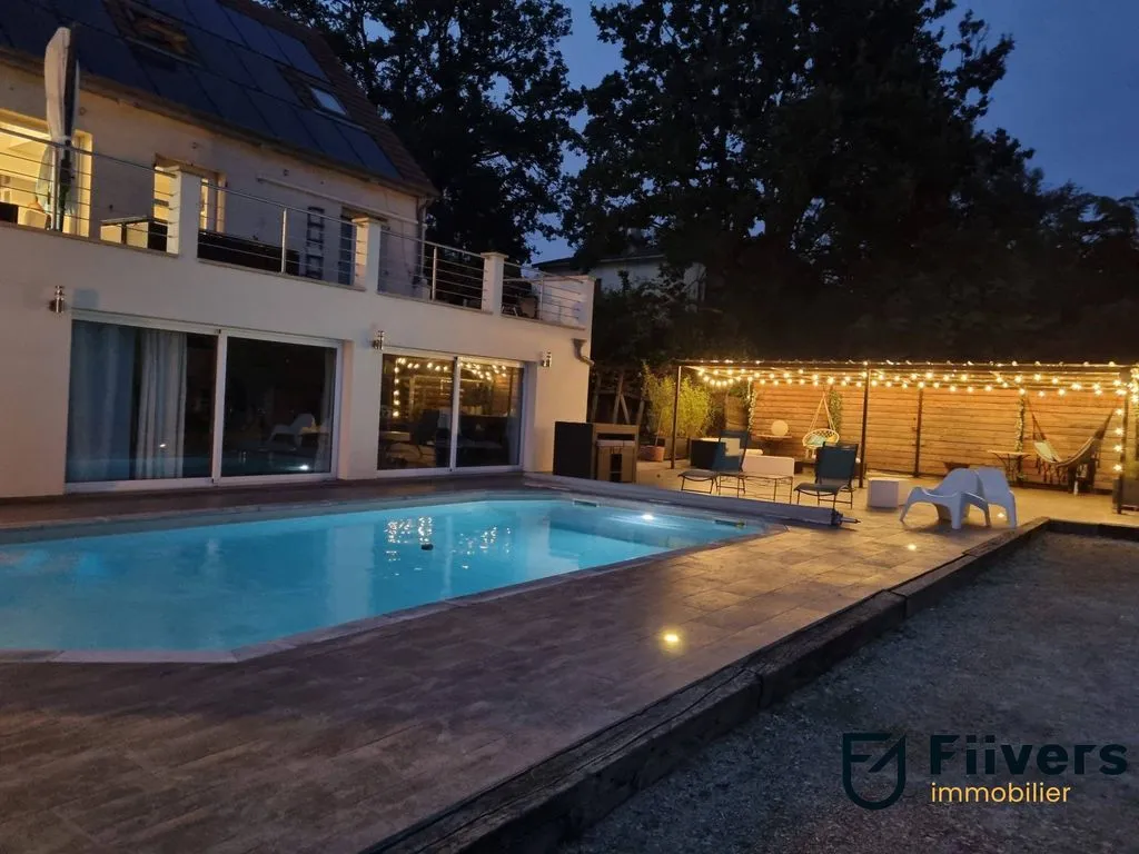 Piscine - Maison Familiale avec Piscine à Linas