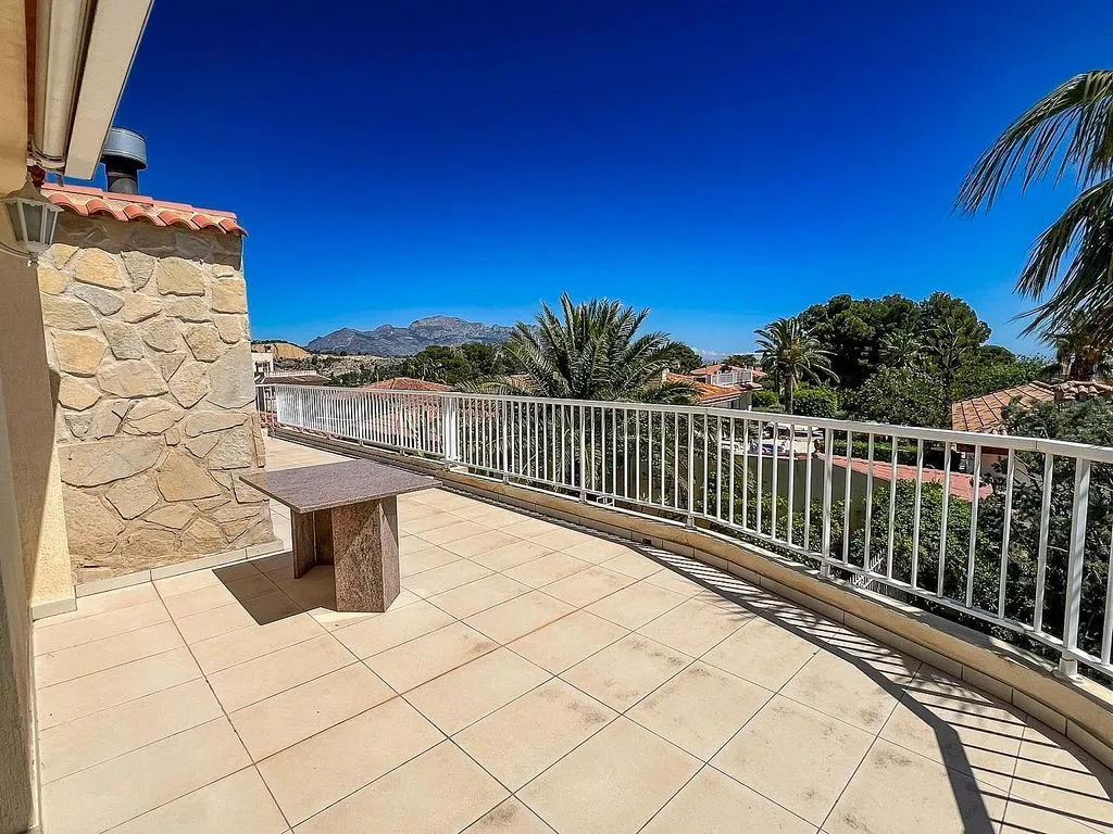 Rõdu - Luxury Detached House with Pool in La Nucia