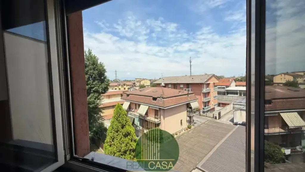 Pièces - Bright Two-Bedroom Apartment in Brugherio