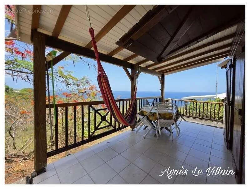 Terrasse - Maisonnette T2 Vue Mer avec Piscine en Copropriété