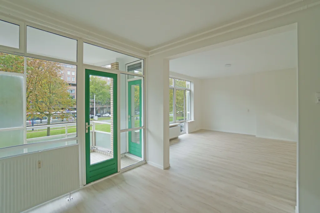 Elutuba - 3-Bedroom Gallery Flat with Balcony in Rotterdam Centre