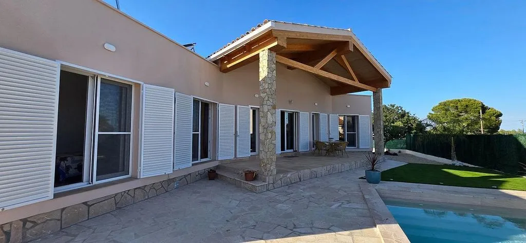 Välivaade - Modern Villa with Pool in L'Ametlla de Mar
