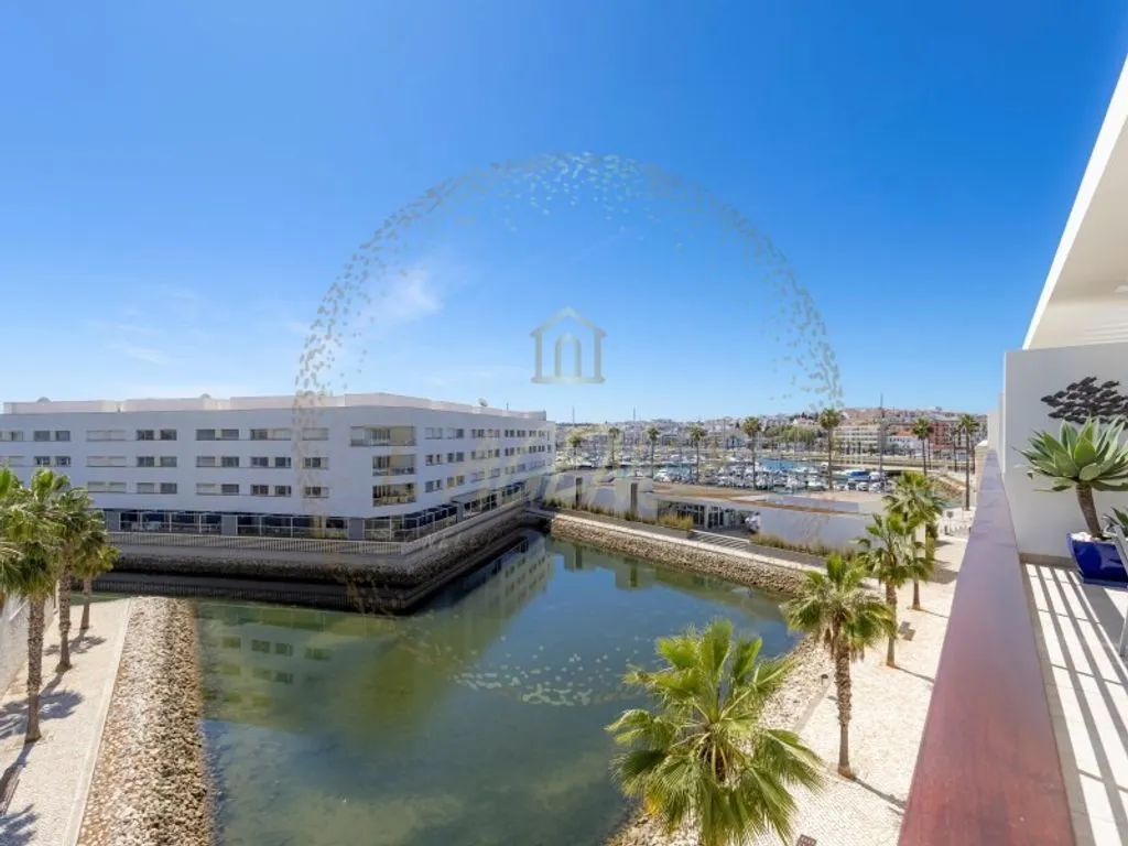 Aed - Luxury Flat with Marina View in Lagos
