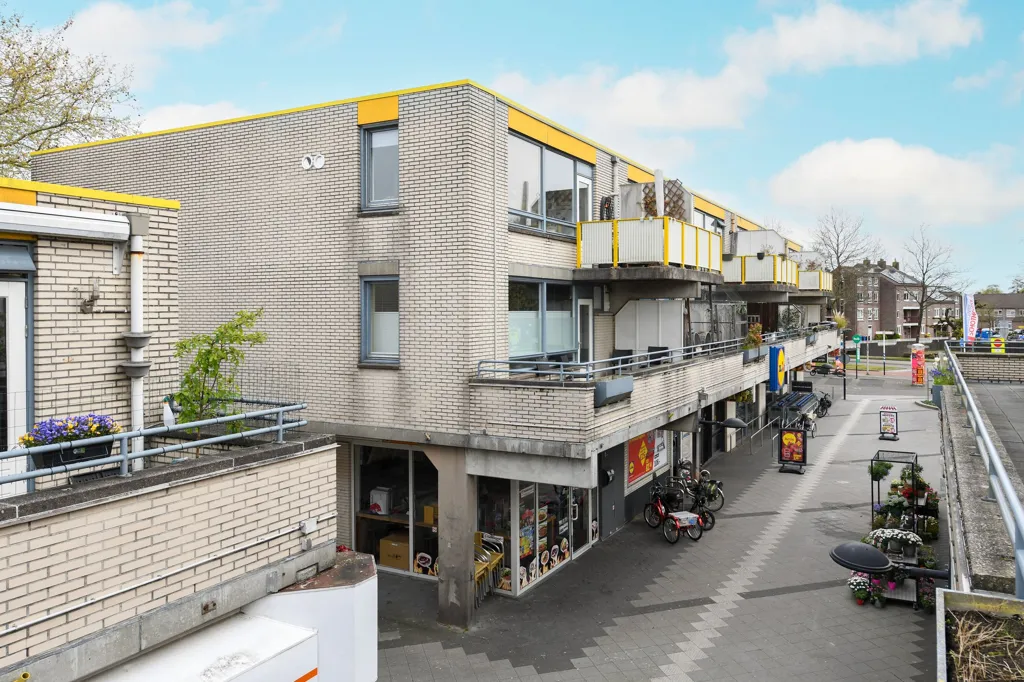 Extérieur - Corner Flat with Balcony in Schothorst