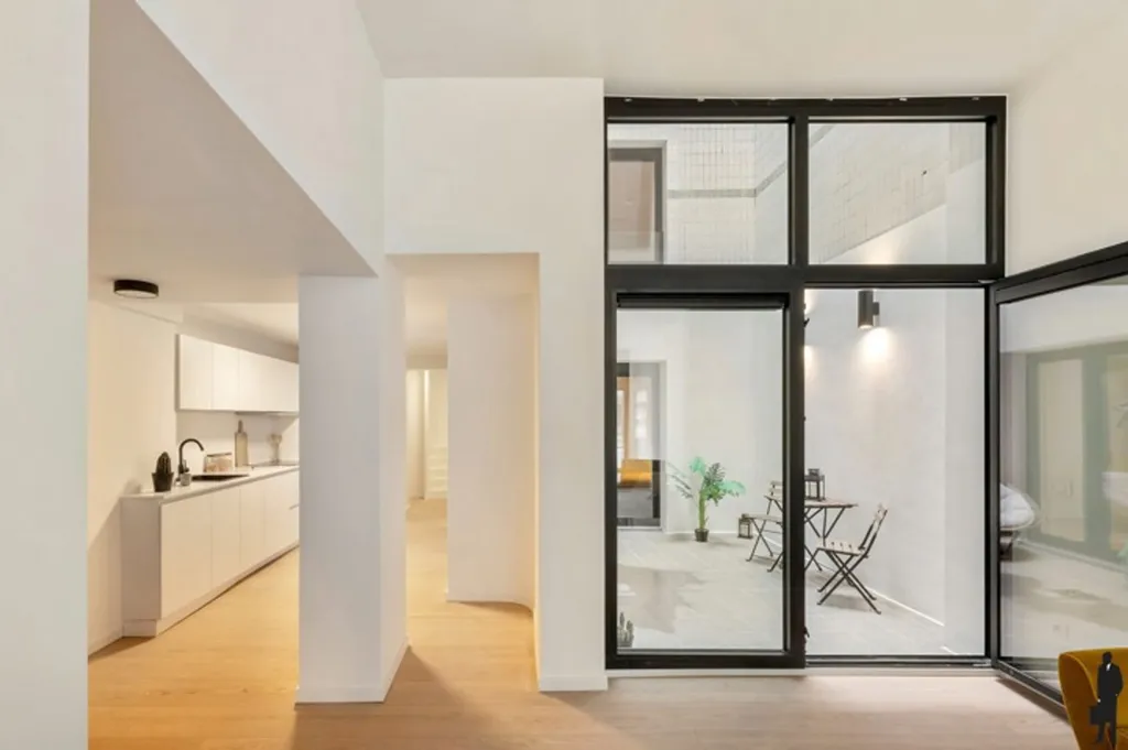 Esik - Renovated Duplex with Terrace in Antwerp