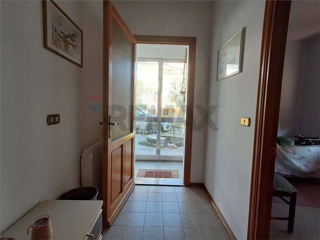 Esik - Villa with Terrace in Serravalle