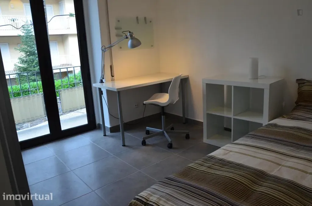 Magamistoad - Private Room in Coimbra with University Proximity