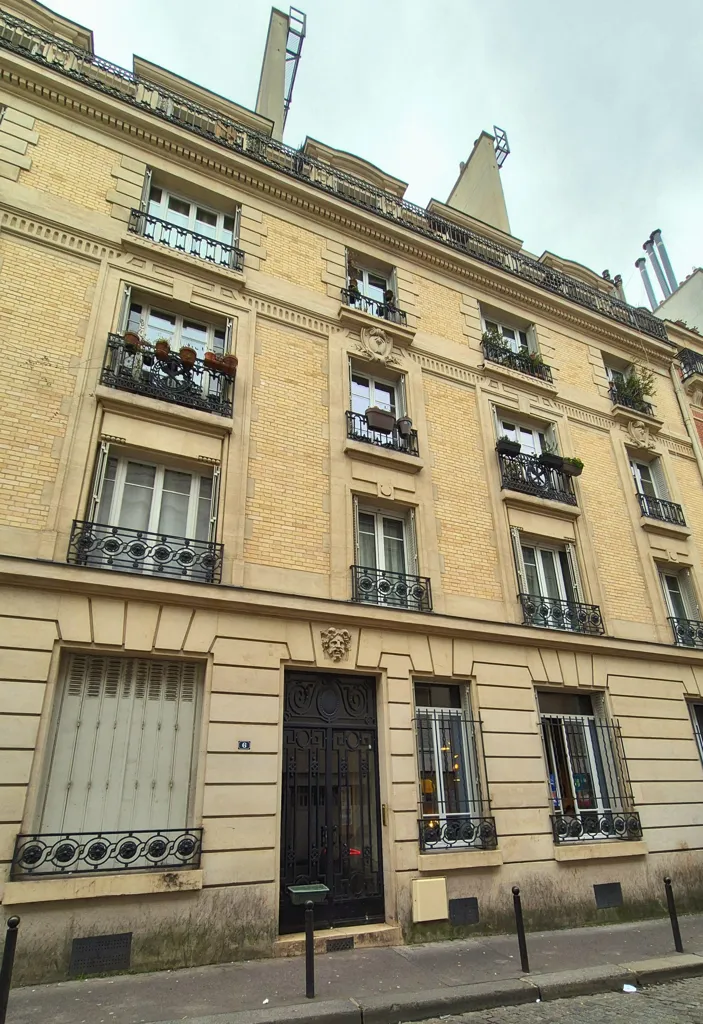 Välivaade - Grand 2-Piece in Historic Building, Paris 18th