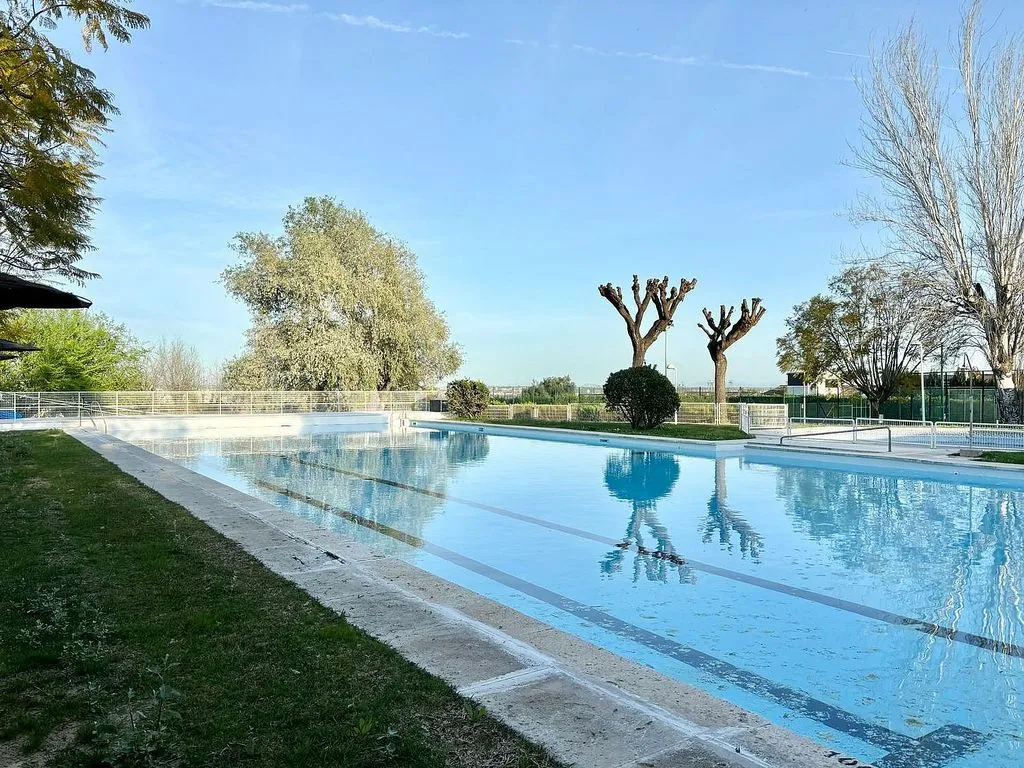 Bassein - Chalet with Pool and Terrace in Camas