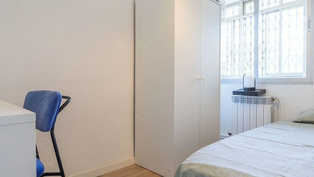 Bedrooms - Furnished Flat with Heating in Entrevías