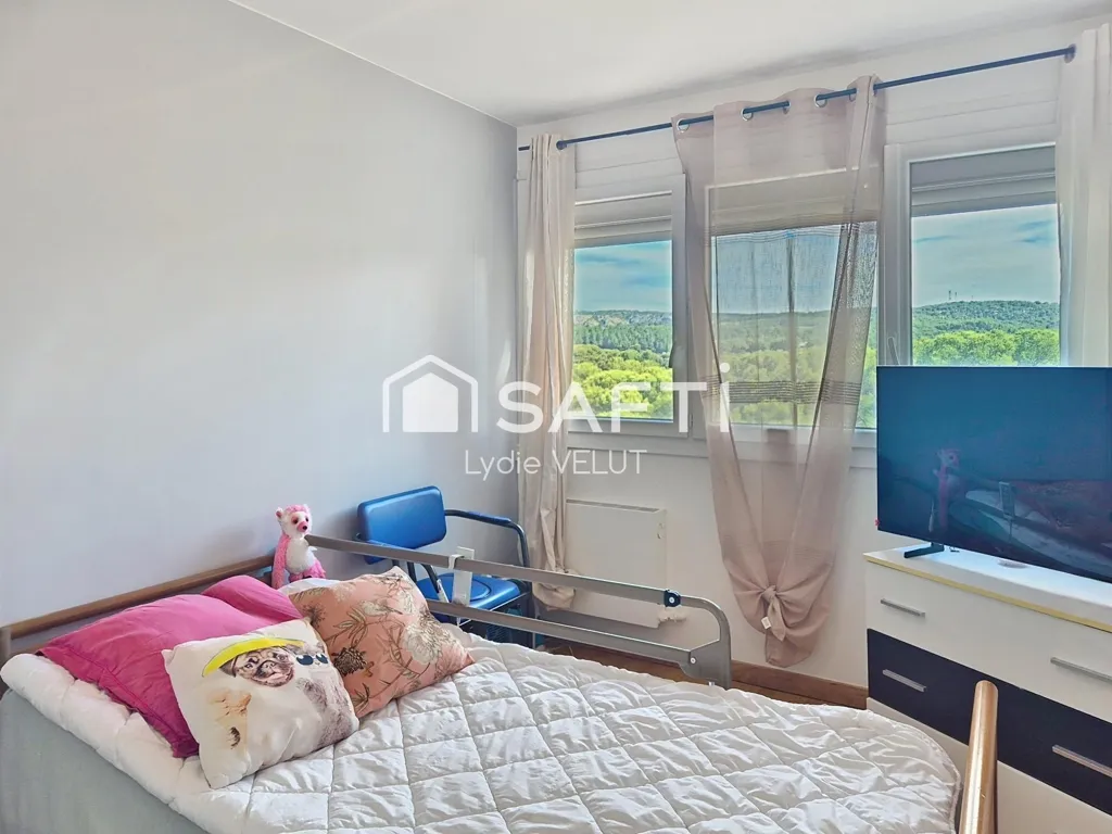 Chambres - Appartement avec Vue Dégagée au Talagard, Salon-de-Provence