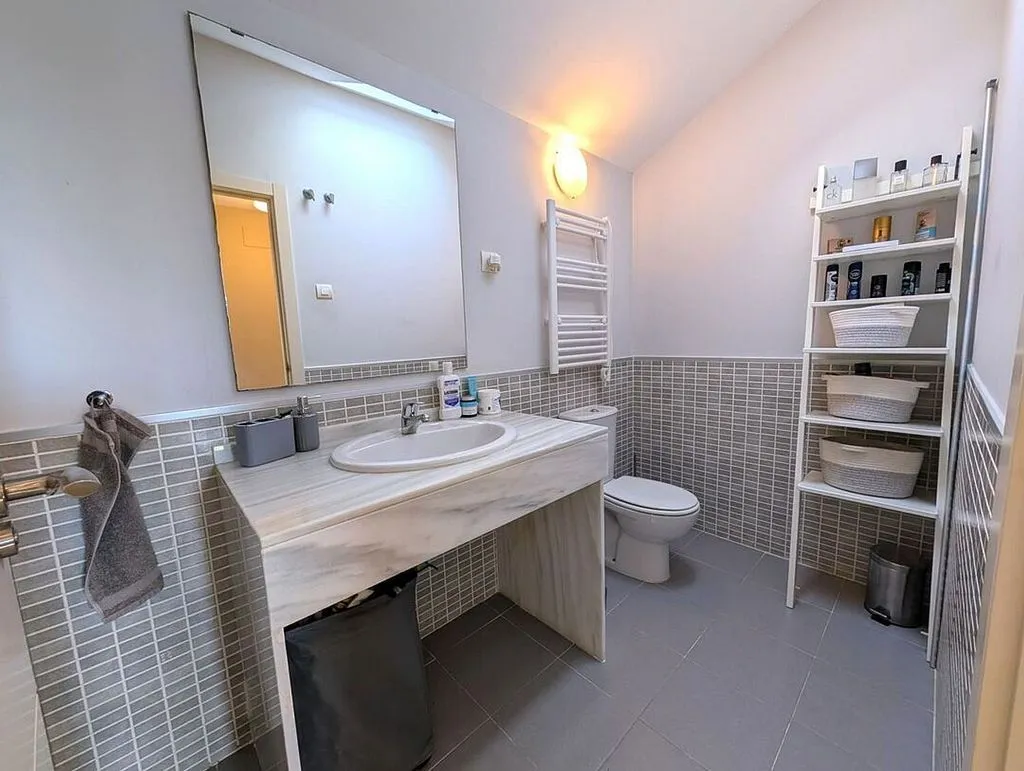 Vannitoad - Luxury Loft with Pool in La Alcaidesa
