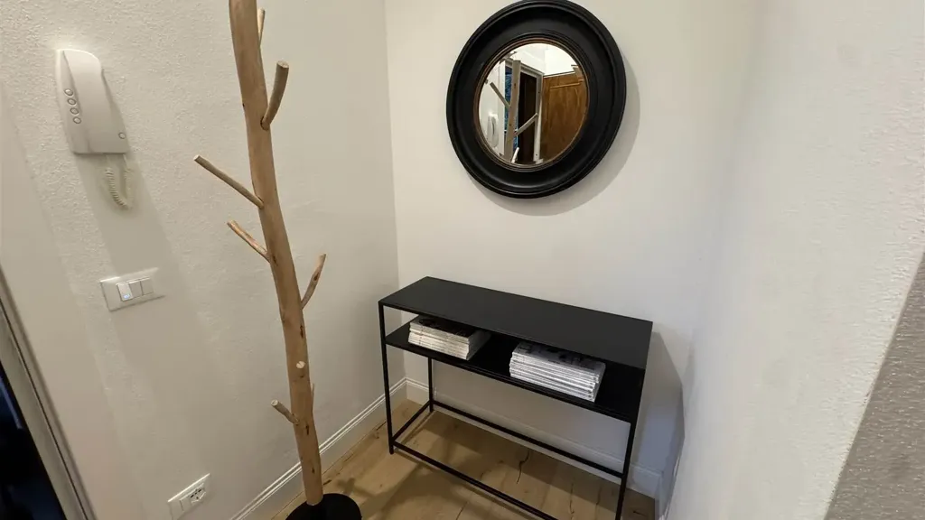 Entrée - Refurbished Flat with Bus Stop in Florence
