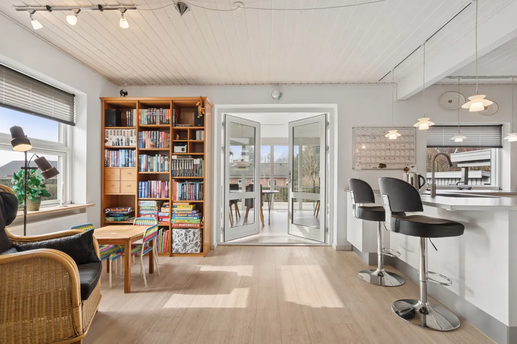 Cuisine - Rustic Villa with Garden in Kristrup