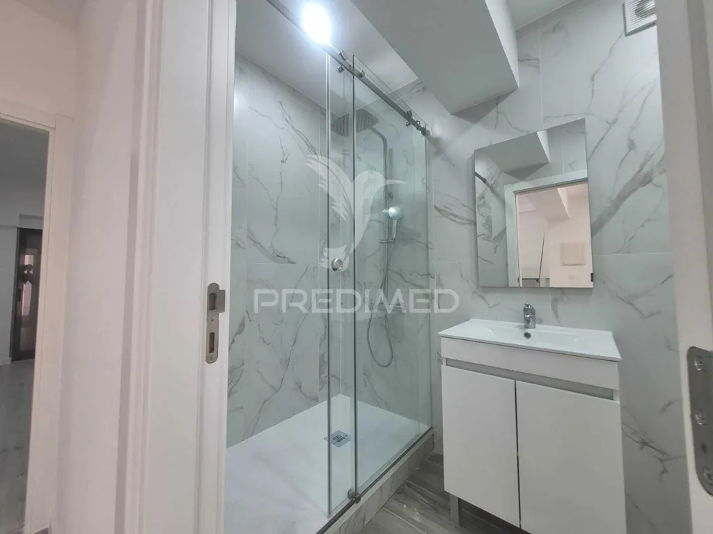 Vannitoad - Duplex Apartment with Sea View in Costa da Caparica