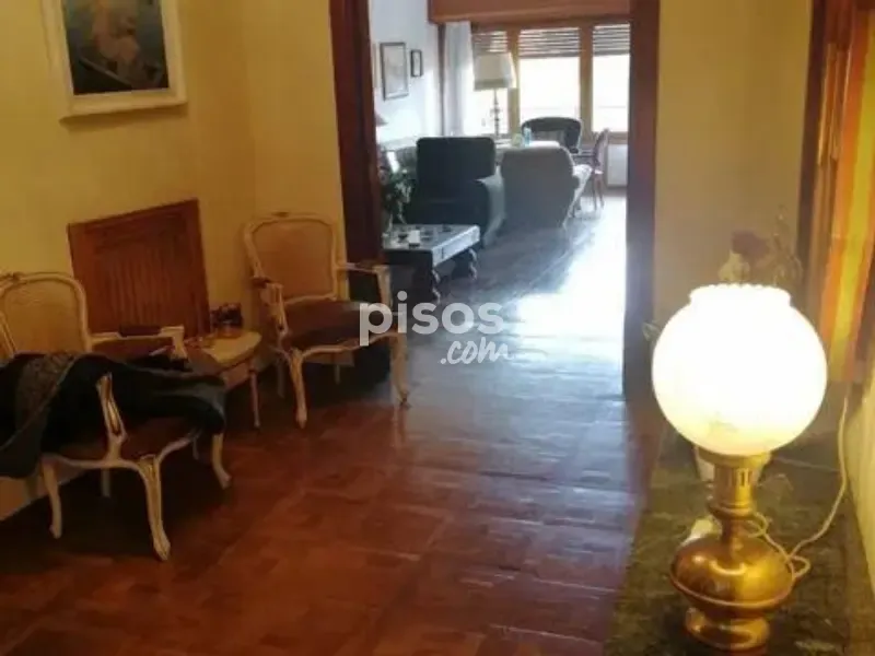 Ingresso - Six-Bedroom Flat with Park View in Albacete Centre