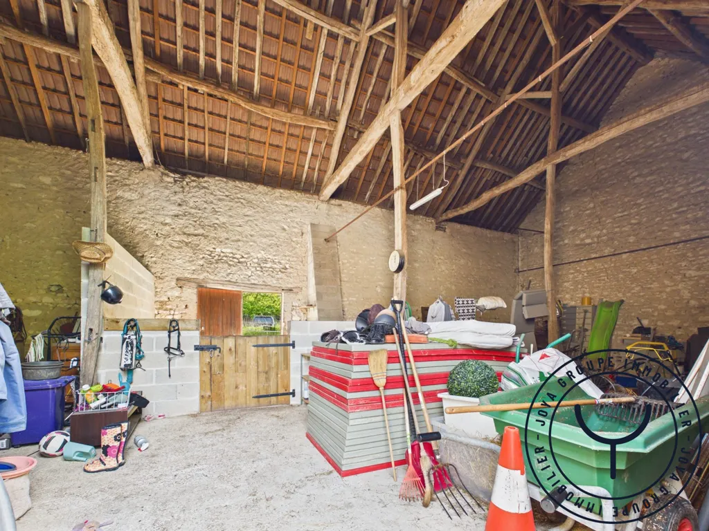 Pesuköök - Charming Longère with Potential in Saint-Benoist-sur-Vanne