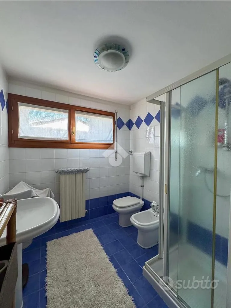 Salles de bain - Villa with Garden in Due Carrare