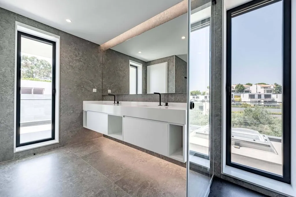 Bagni - Luxury Villa with Pool in Estoril