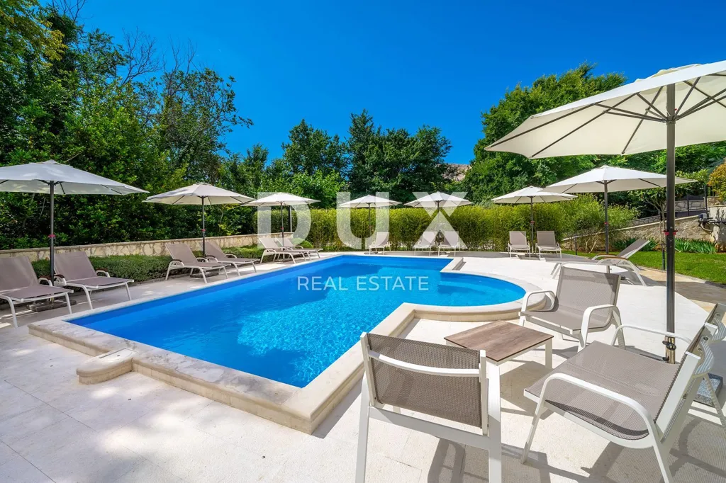 Piscina - Villa with Pool and Apartments in Baška