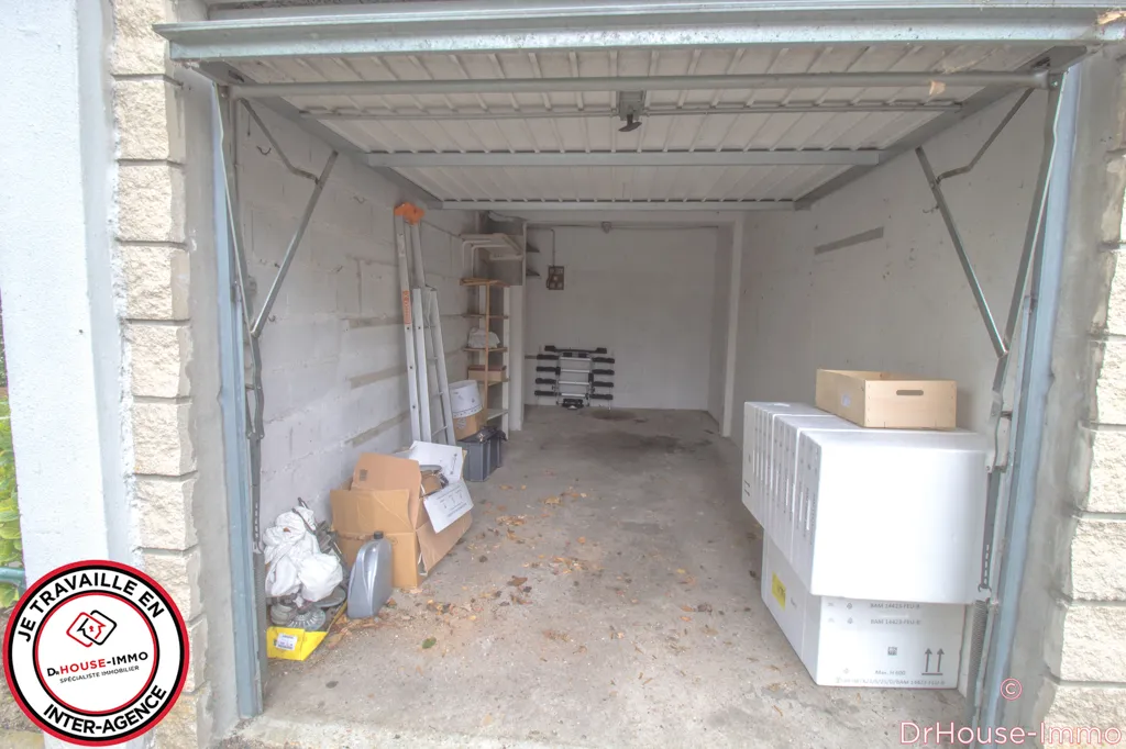 Garage - Appartement 4 Pièces avec Box à Beynes