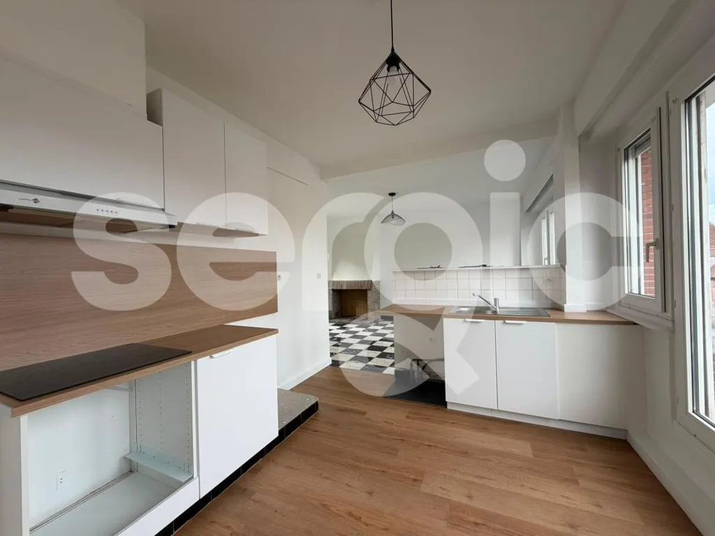 Kitchen - Renovated Flat with Terrace in City Centre
