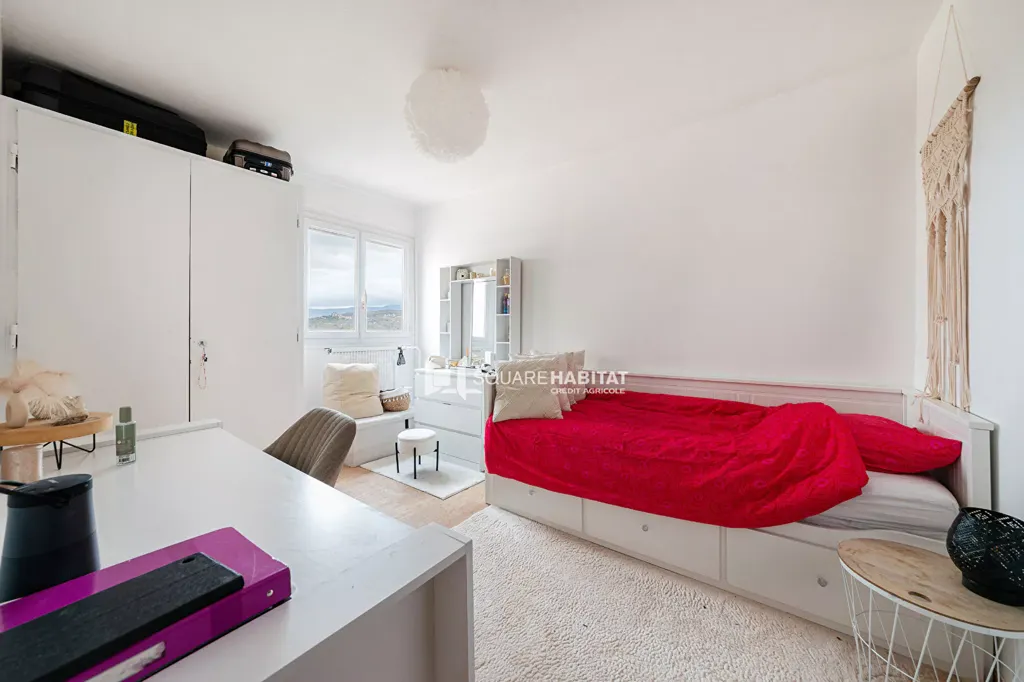 Chambres - Appartement 5 Pièces avec Vue Panoramique à Apt