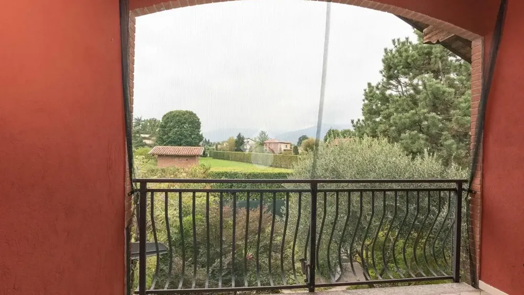 Rõdu - Villa with Pool and Garden in Barbania