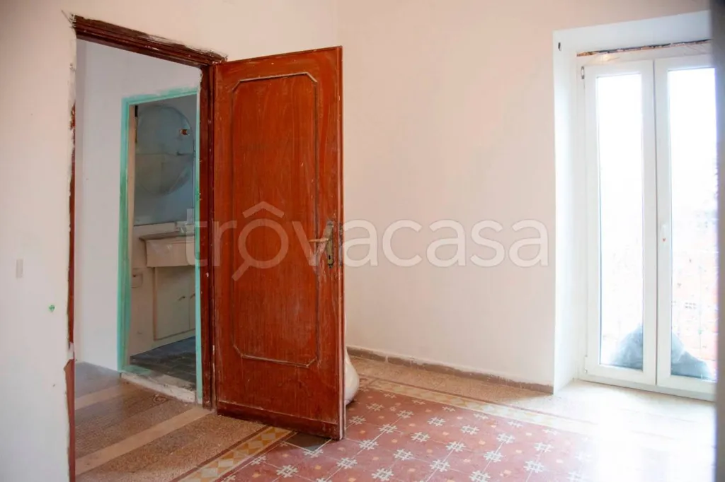 Esik - Characterful Apartment in Historic Centre, Sezze