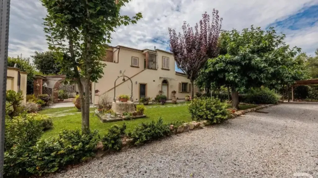 Välivaade - Rustic Villa with Solar Panels in Rosignano Marittimo