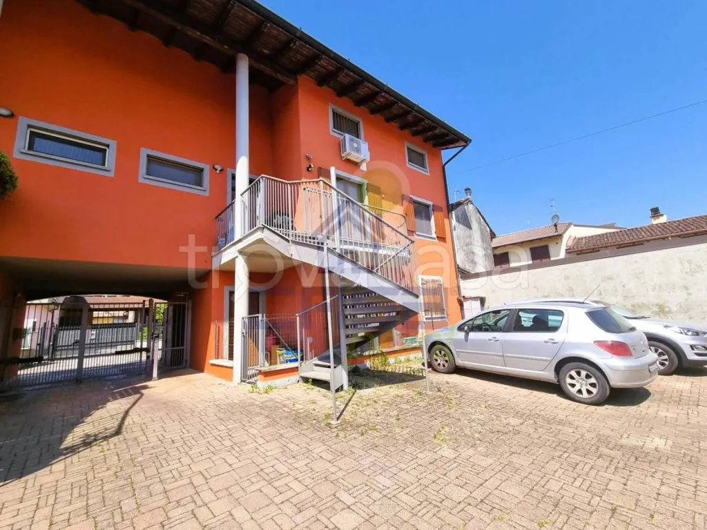 Esterno - Duplex Apartment with Balcony in Brembio