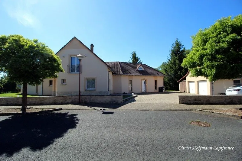 Välivaade - 9-Piece House with Pool in Réding
