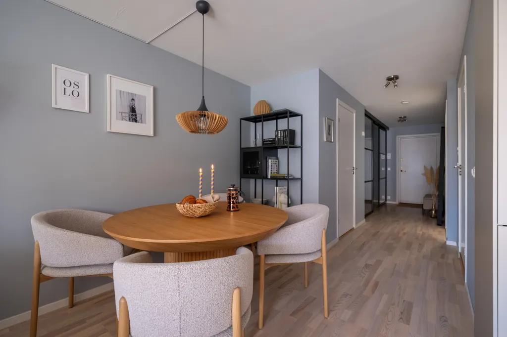 Söögituba - 2-Bedroom Apartment with Balcony in Oslo