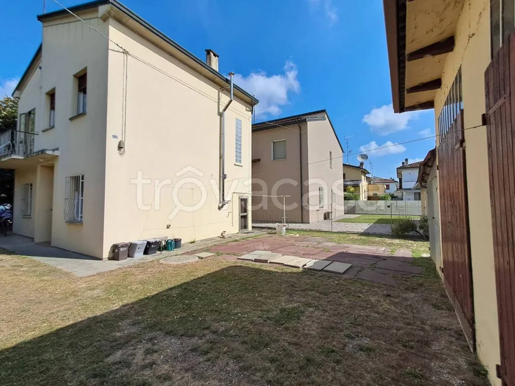 Giardino - Traditional Villa with Courtyard in Lugo