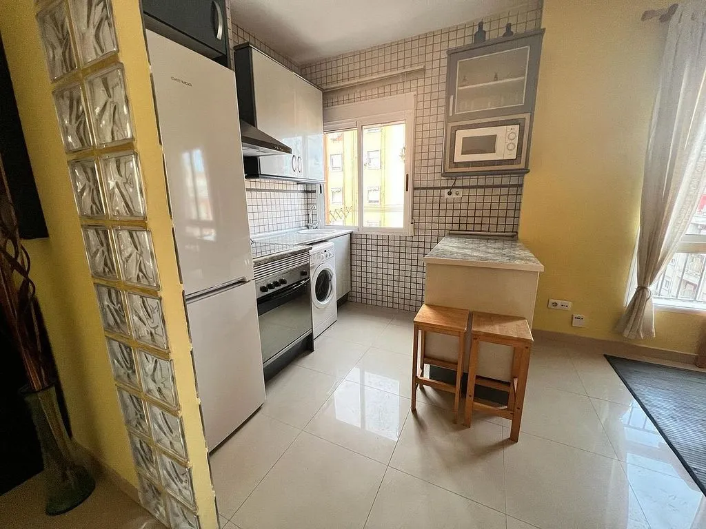 Kitchen - Furnished Flat with Air Conditioning in Algirós
