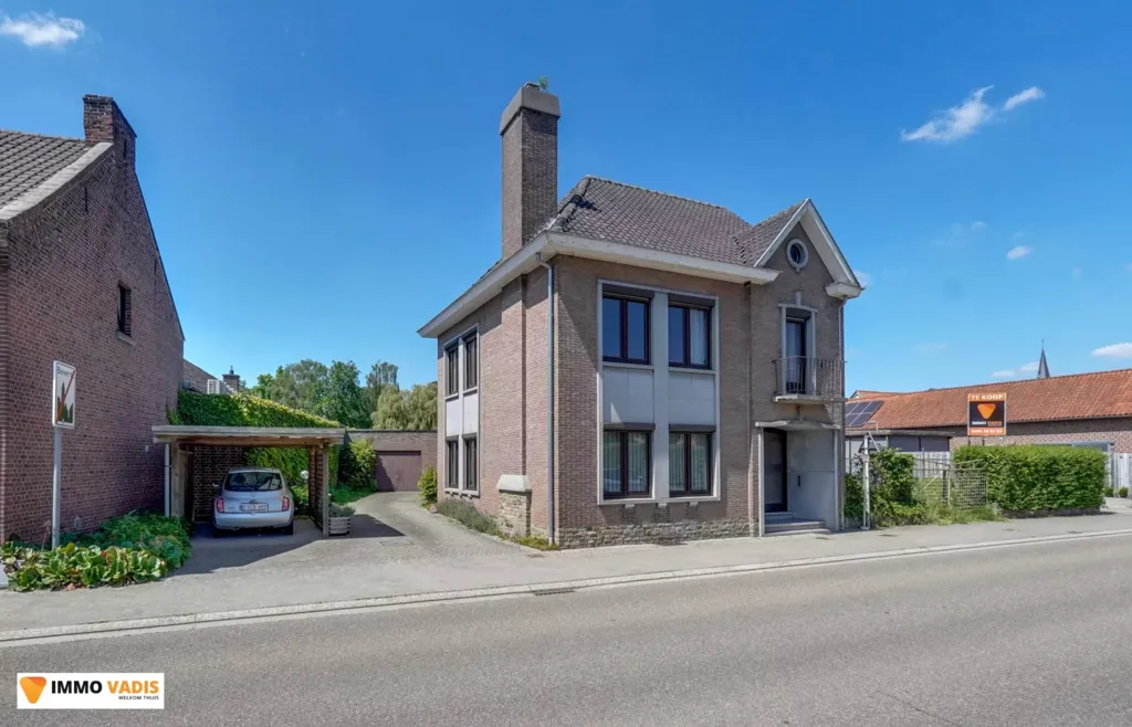 Exterior - 1966 House with Basement in Beverst