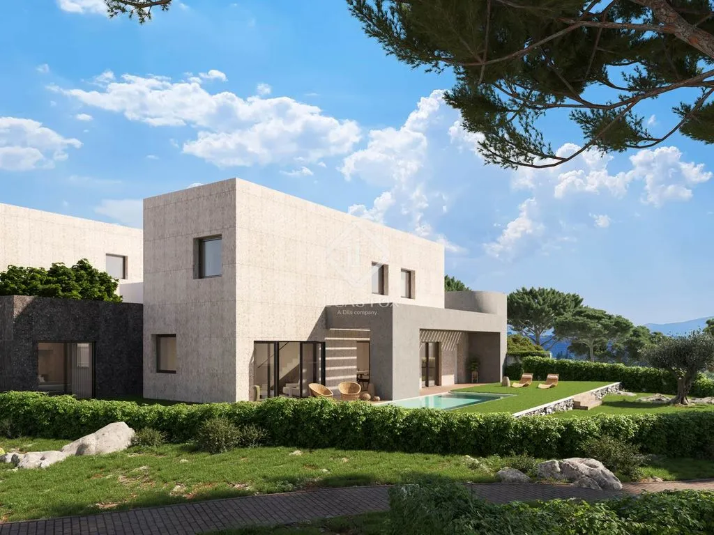 Contemporary Villa with Private Pool in Torrelodones
