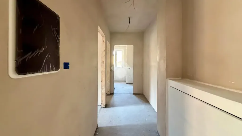 Esik - Newly Built Apartment with Balcony in Novellara