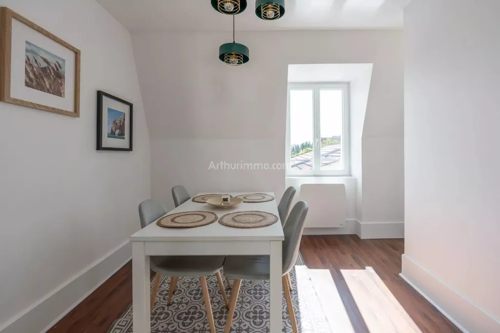 Sala da pranzo - Meubled Flat with West Exposure in Pomponne