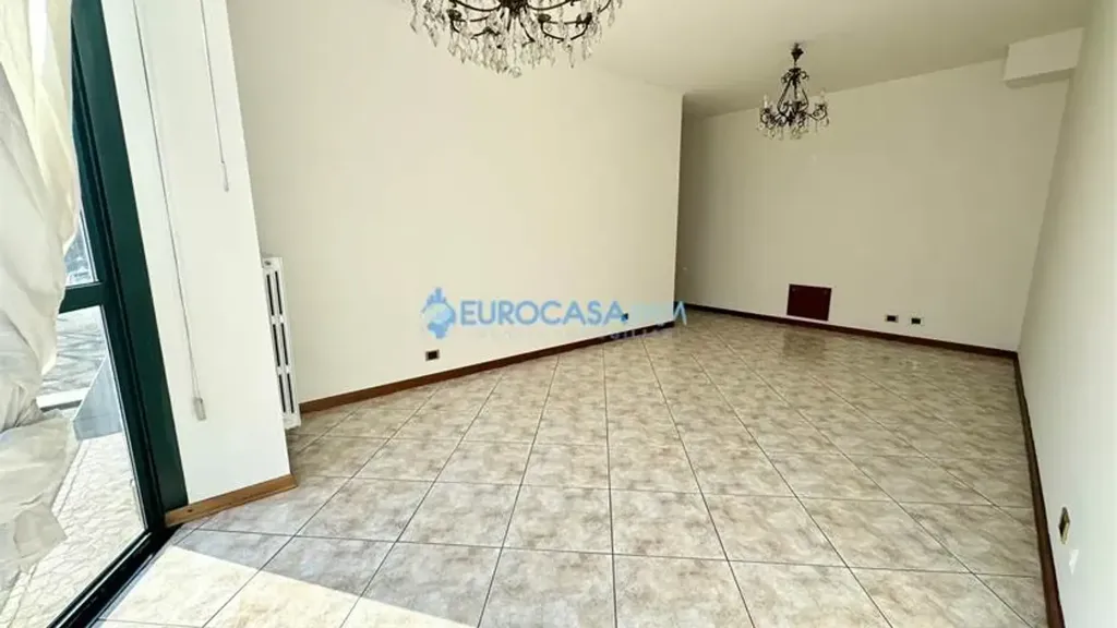 Elutuba - Spacious 2-Bedroom Apartment with Garage in Carpi