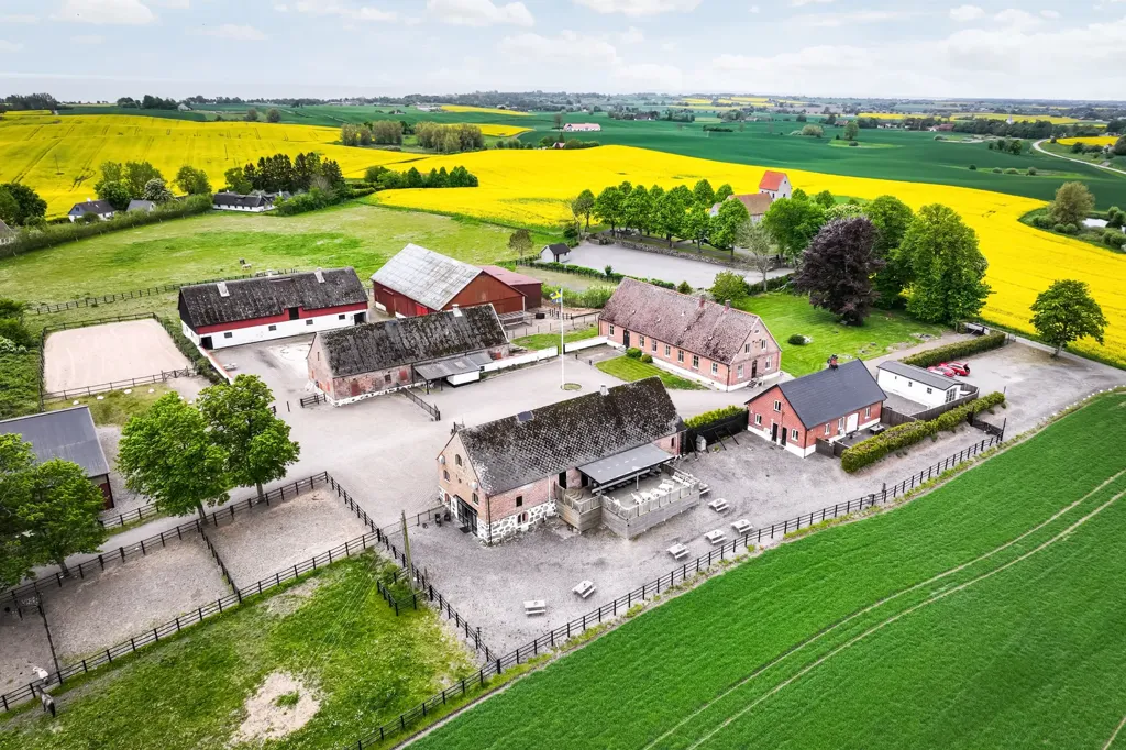 Vue aérienne - Historic Rectory with Equestrian Centre in Skåne